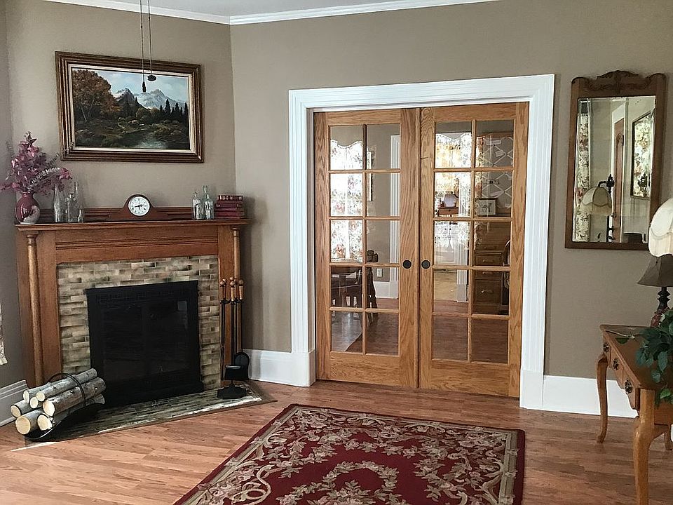 Apt 1 - Living Room 