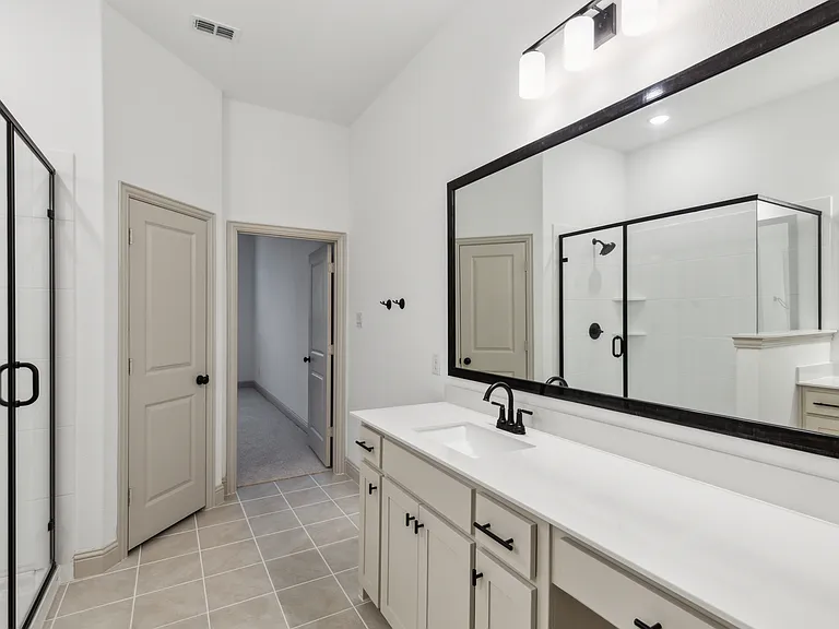 7043 Granbury Ln — Photo 15