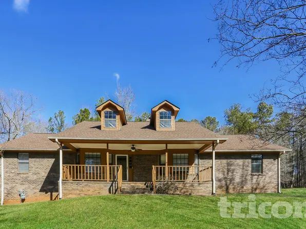 5681 Lanny Dr, Powder Springs, GA 30127