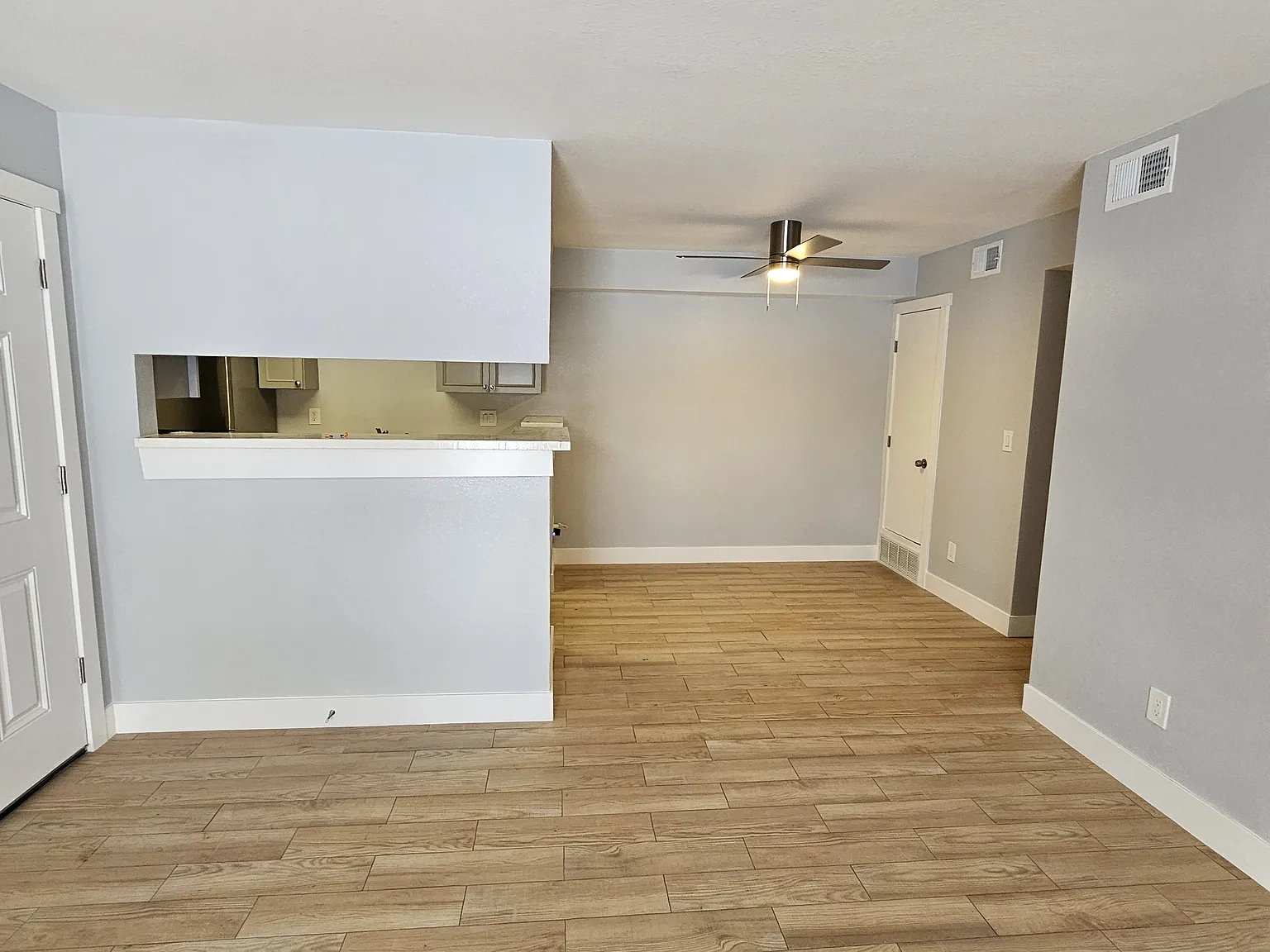 2 bed, 948 sqft, $1,650 — Photo 1
