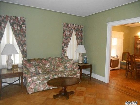 4th image of 9312 242nd St