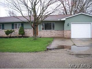 5th image of 132 Greenwood Dr