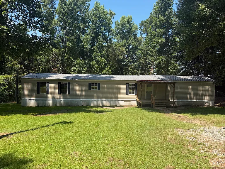 83 Caroline Dr — Photo 1