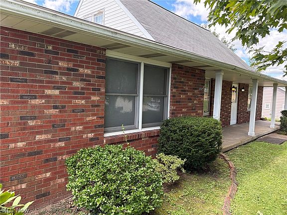 3rd image of 111 Marie Ave