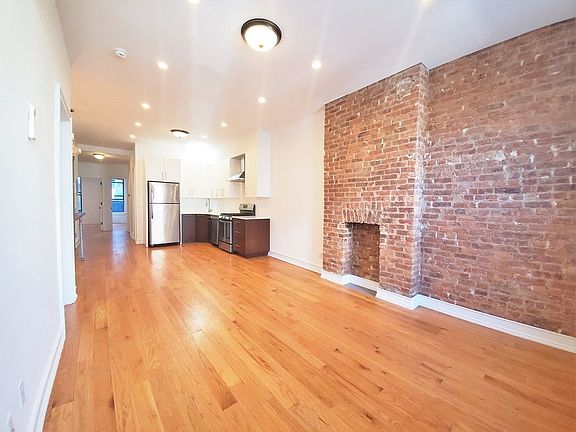 3rd image of 648 Franklin Ave #2C