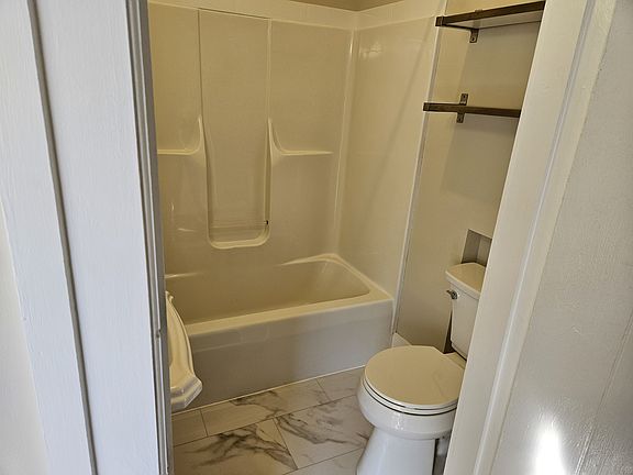3rd image of 584 Chapel St #5