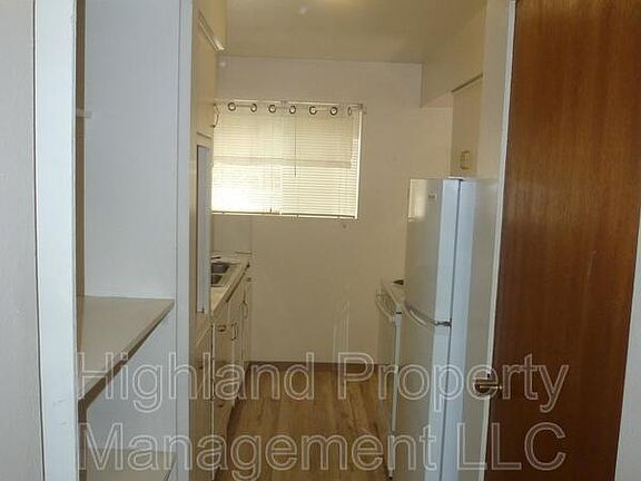 5th image of 960 NE B St #11