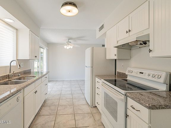 3rd image of 10105 W FORRESTER Drive