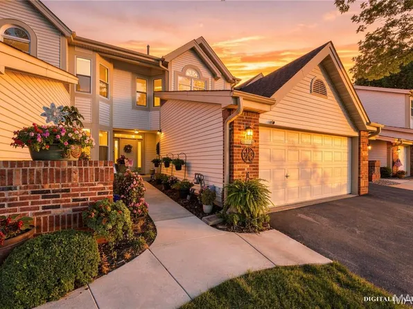 1119 Field Pointe Ln, Saint Louis, MO 63146