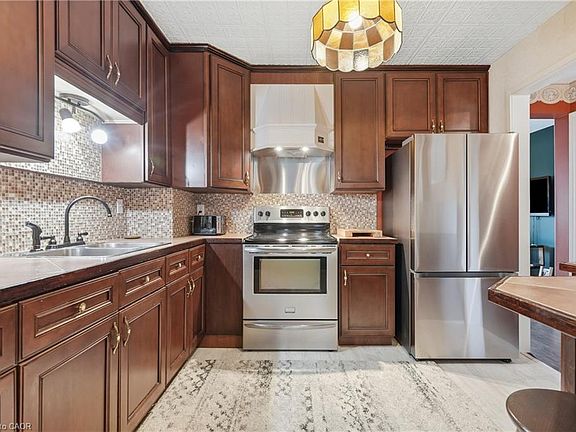 4th image of 185 Denistoun St #5