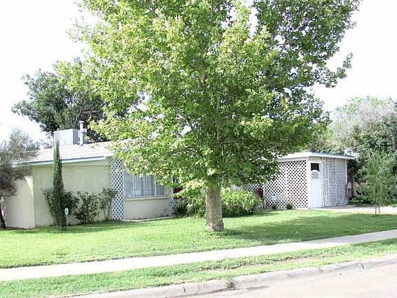 3rd image of 926 Davidson Dr