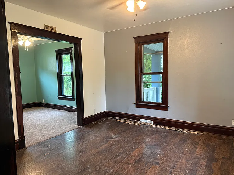 1041 Carrington St — Photo 4