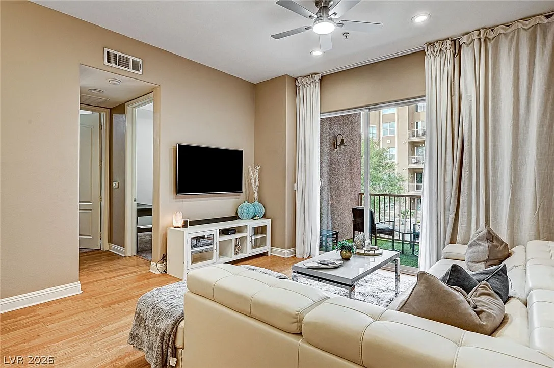 2 bed, 2.0 bath, 1086 sqft, $2,200 — Photo 4