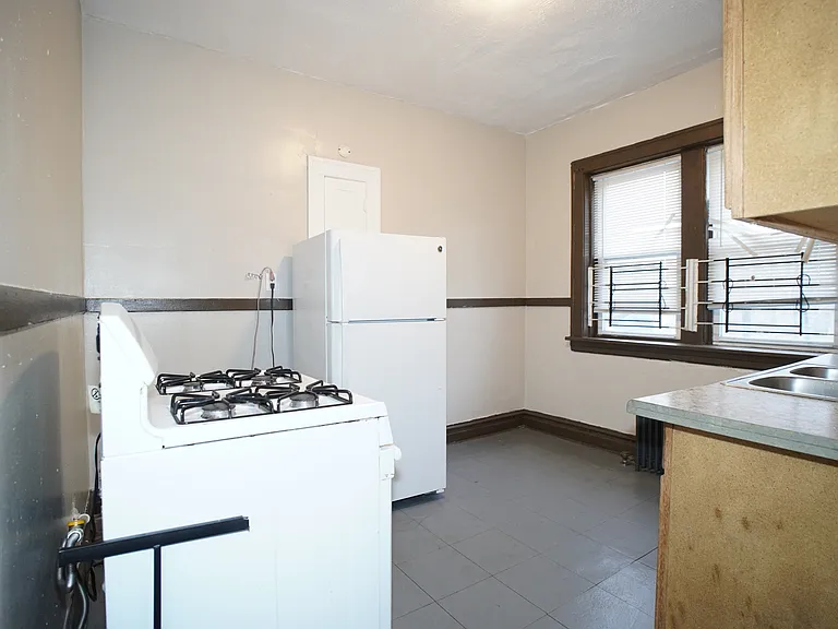 1166 Connecticut St #6 — Photo 3