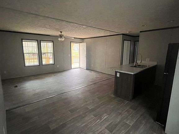 5th image of 76 Jewel St