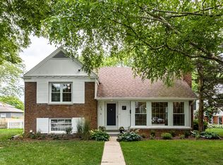 64 Williamsburg Rd, Evanston, IL 60203