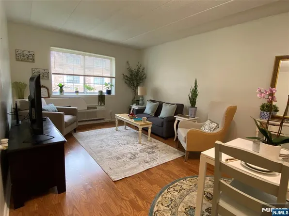 255 Tucker Ave APT 235, Union, NJ 07083