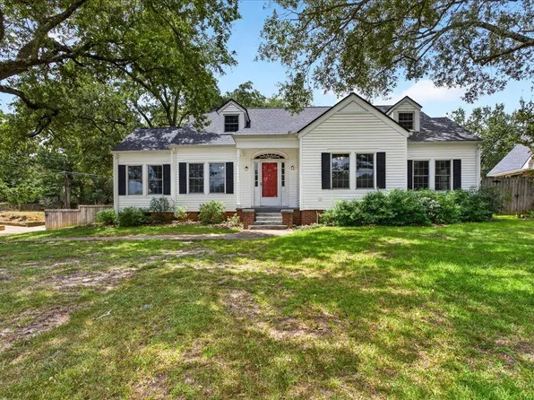 1301 Hill Dr, Laurel, MS 39440