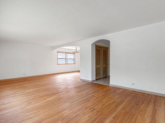 5th image of 6528 N Spaulding Ave