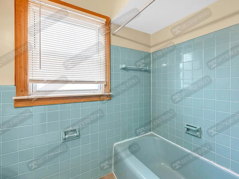 16705 Greenfield Rd #6 — Photo 15