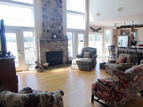 3rd image of 194 Willow Ln
