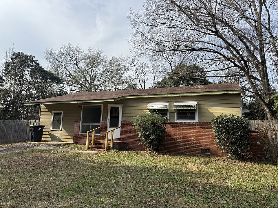 1st image of 410 Kingsbury Cir