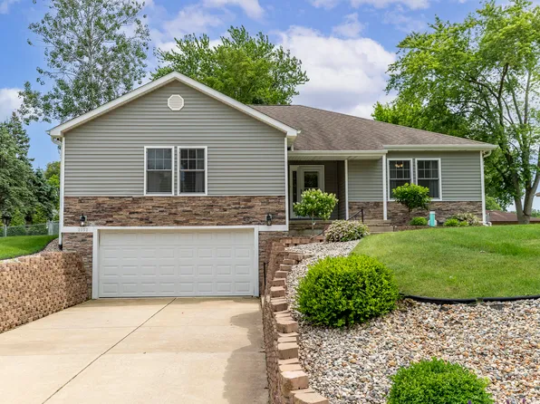 2352 Four Seasons Pkwy, Crown Point, IN 46307