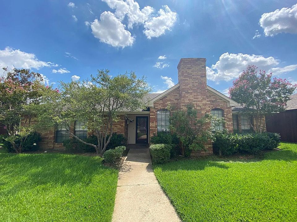 1st image of 2022 Vista Crest Dr