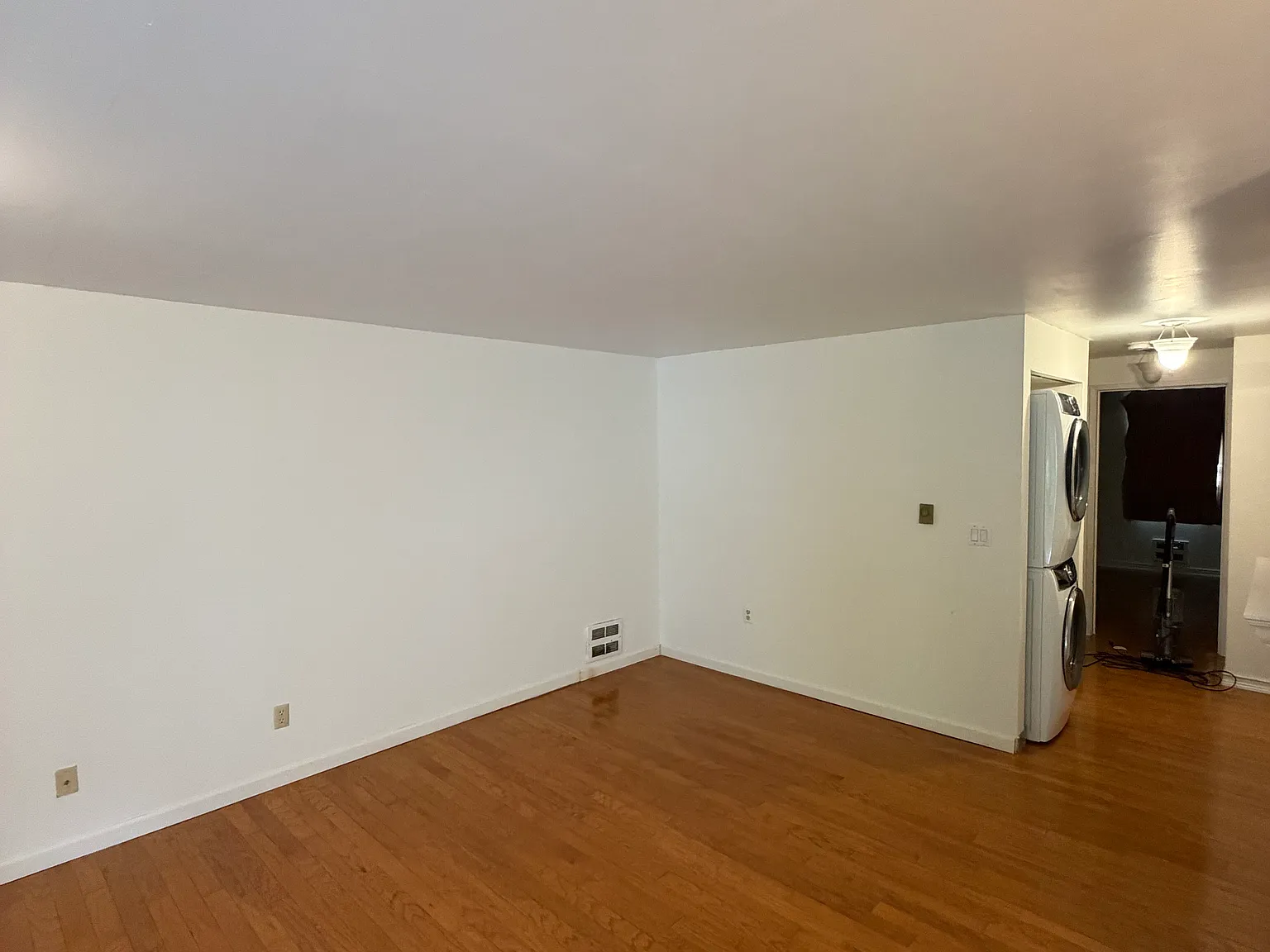 1 bed, 700 sqft, $2,000 — Photo 2