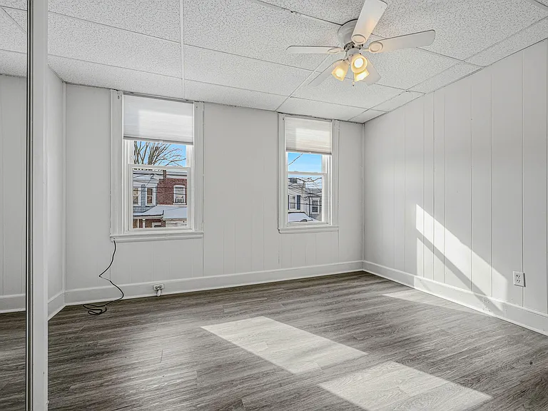 1813 W 7th St — Photo 18