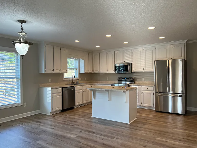 247 Palace Dr — Photo 12