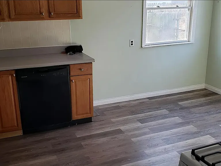 31743 Avondale St — Photo 15