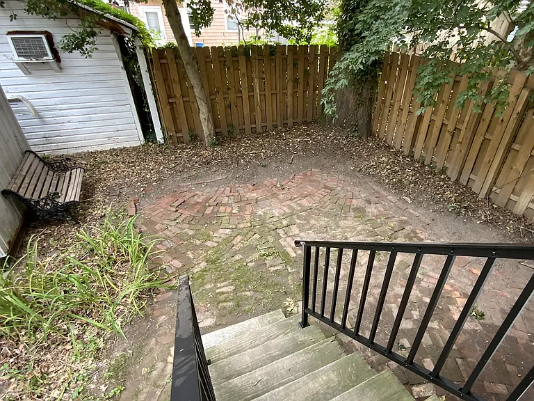 1626 Riverside Dr — Photo 25