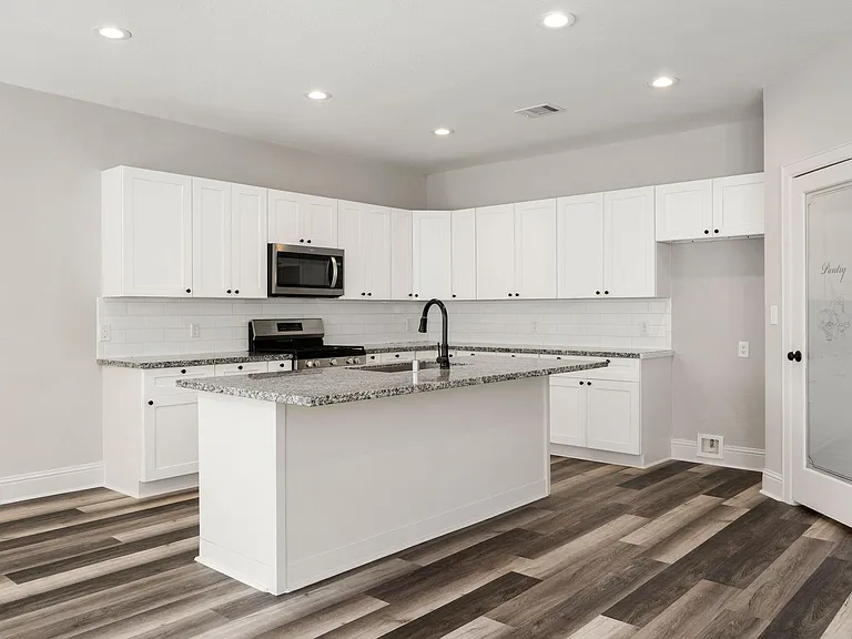 5401 Zephyr Ln — Photo 7
