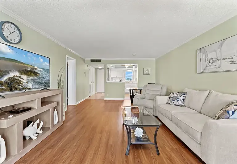 4550 Cove Cir #704 — Photo 18