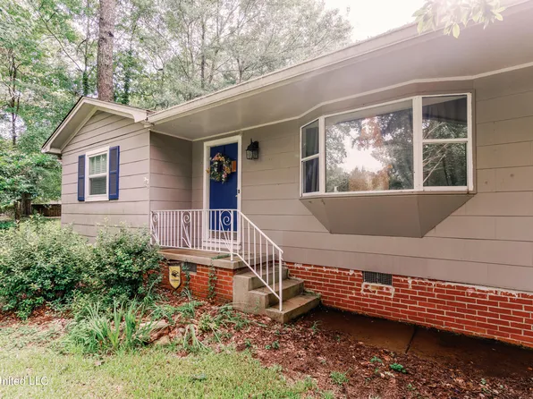 101 McRee Dr, Clinton, MS 39056