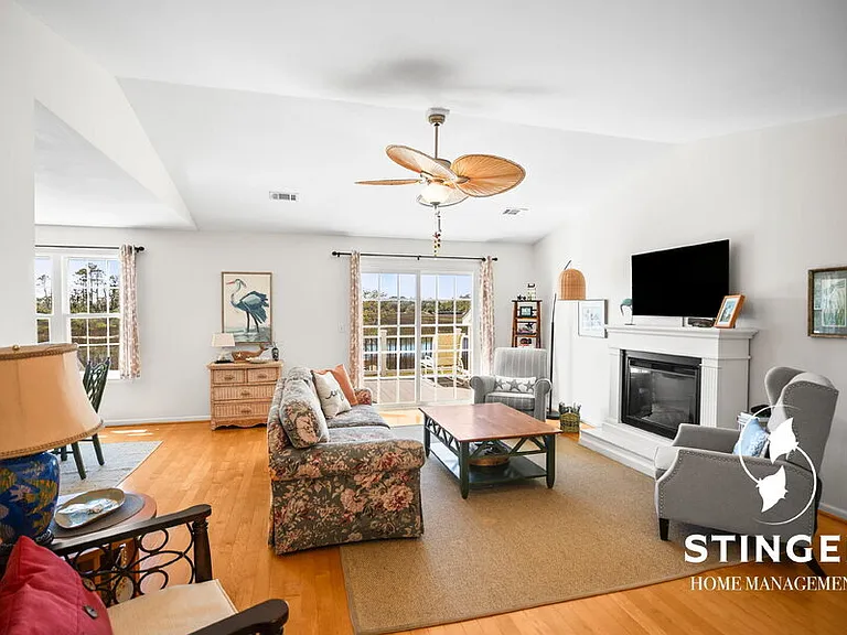 2927 Waters Edge Ct W — Photo 7