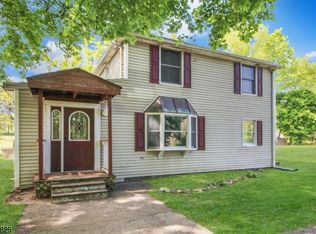 5 Sandy Ln, Hardwick, NJ 07825