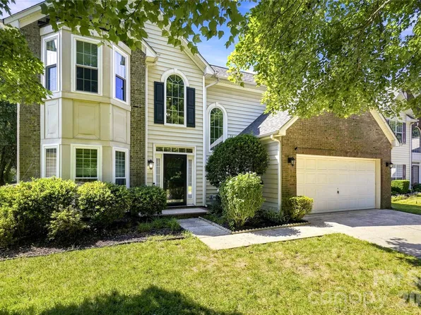 5477 Cambridge Bay Dr, Charlotte, NC 28269