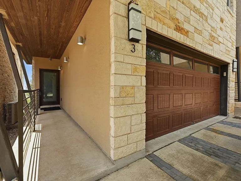 1142 Lost Creek Blvd #3 — Photo 2