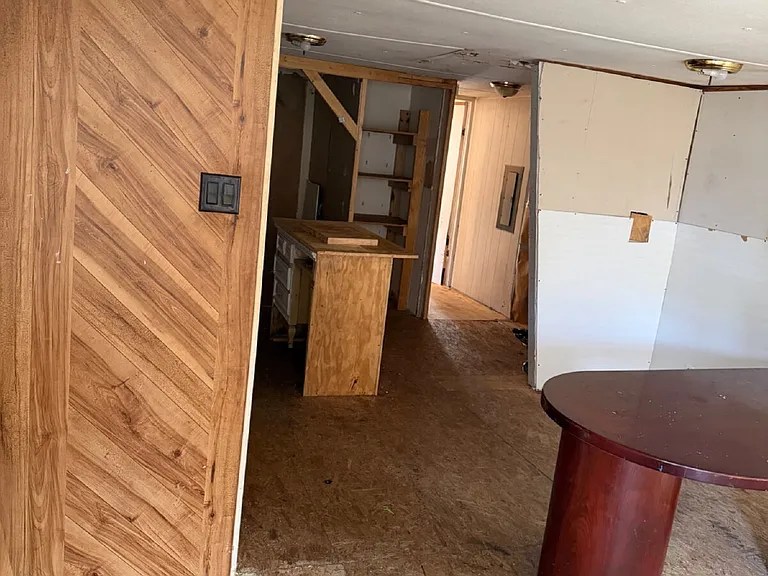 450 Old Castle St — Photo 11