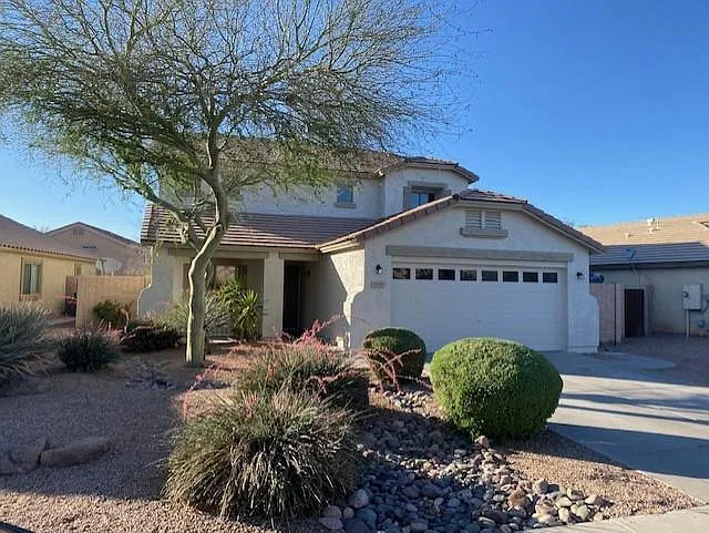 4 bed, 2425 sqft, $2,095 — Photo 1