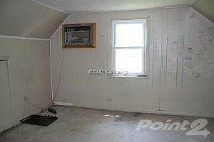 Bedroom 2 (2nd floor)