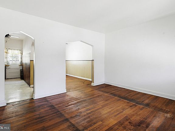 4th image of 2444 W Cold Spring Ln