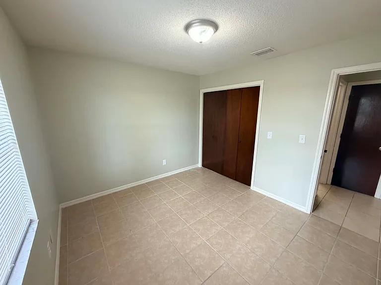 3804 NW Huntsboro St #103 — Photo 6