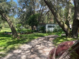 6061 NE 38th Pl, Silver Springs, FL 34488
