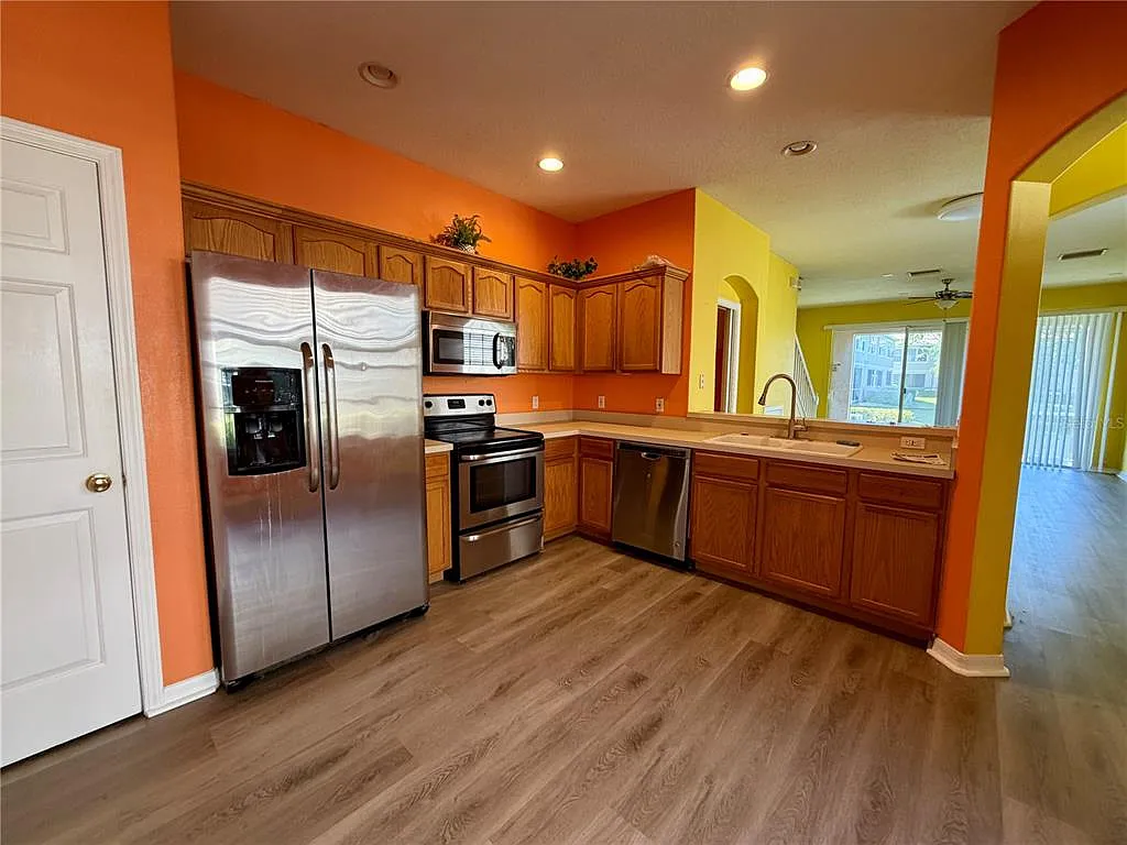3 bed, 2.0 bath, 1740 sqft, $2,650 — Photo 3