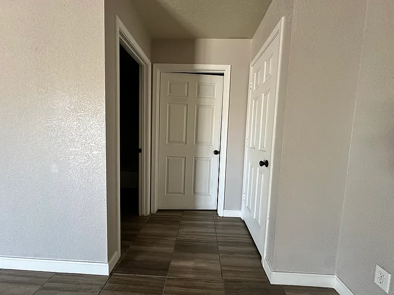 4126 S Cedar Ave — Photo 19
