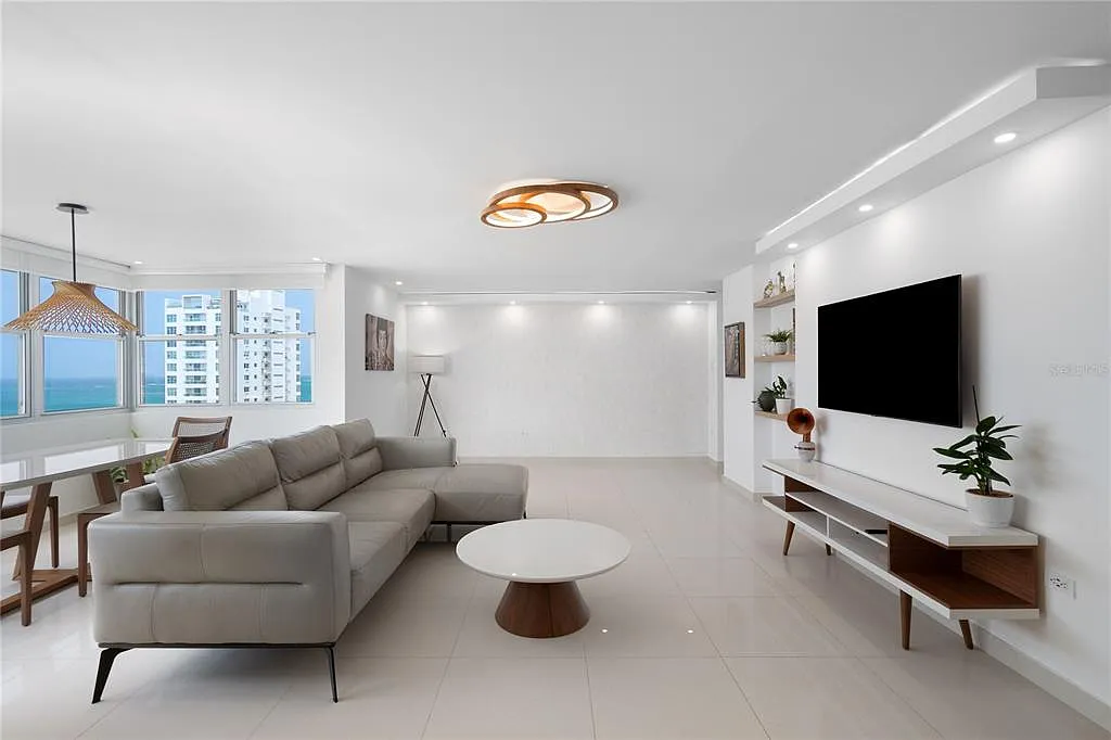 3 bed, 2.0 bath, 1416 sqft, $7,000 — Photo 4