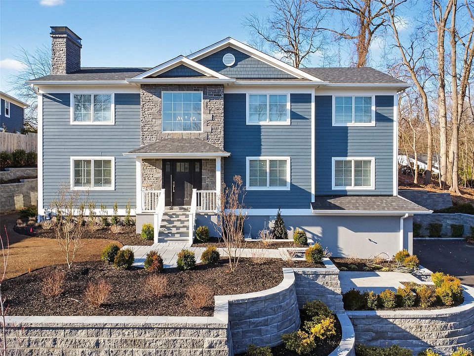 1st image of 208 Cow Neck Road